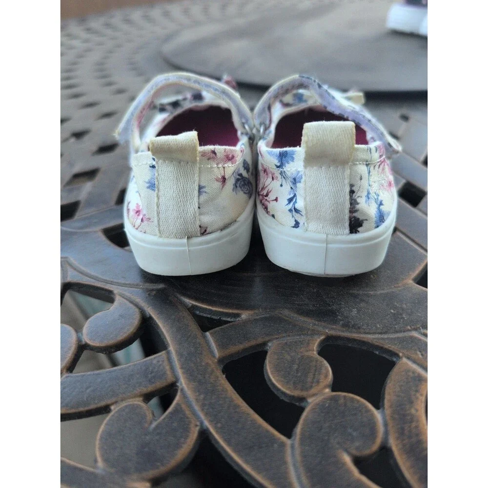 Blowfish Malibu Kids Toddler Size 9 Floral Velcroe Flats
